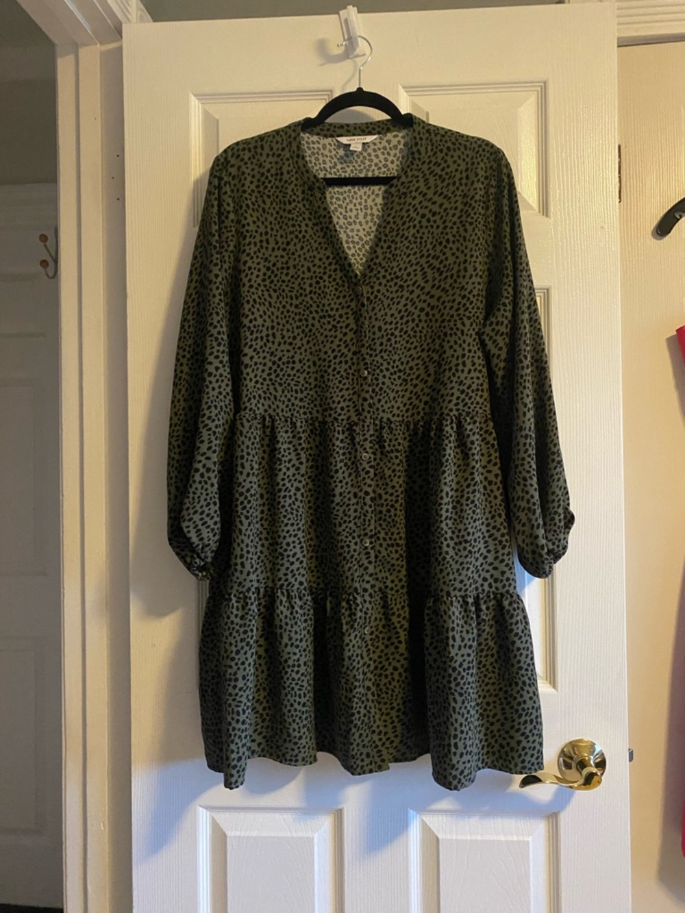 Nine West Olive Green and Black Printed Tiered Long-Sleeve Dress
